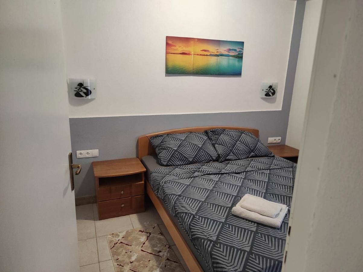 Marina Apartment Vir